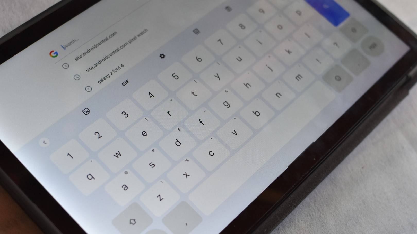 Interface do Gboard em um tablet Android