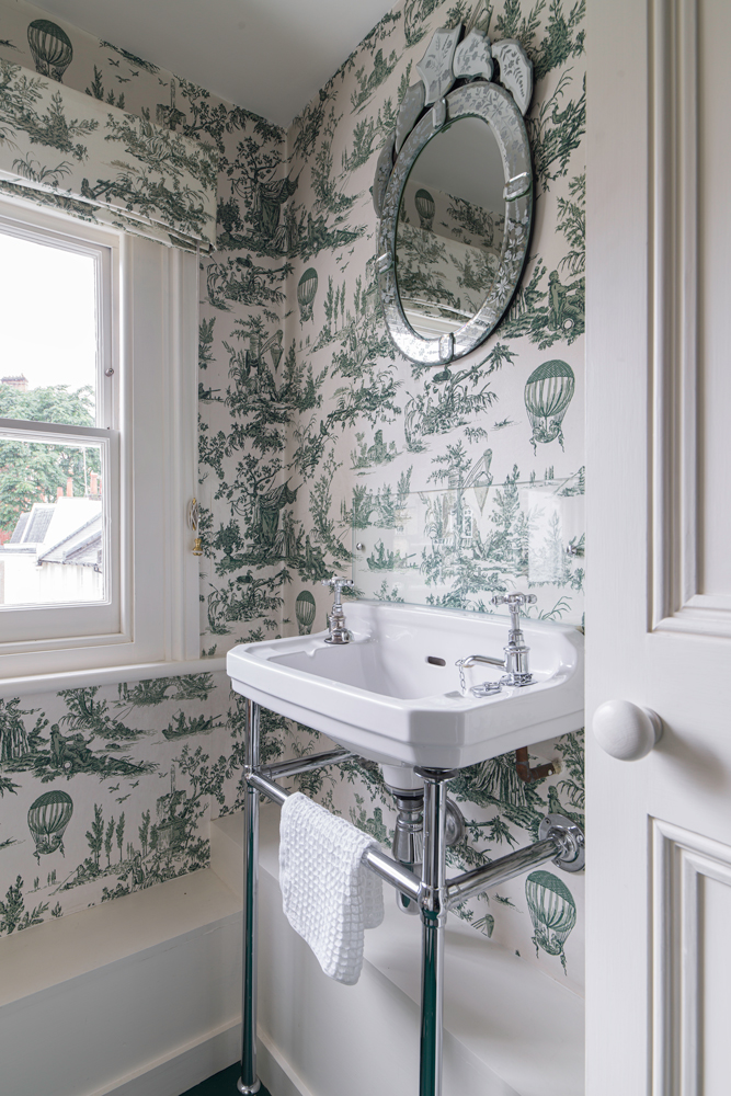Toile de jouey wallpaper in bathroom