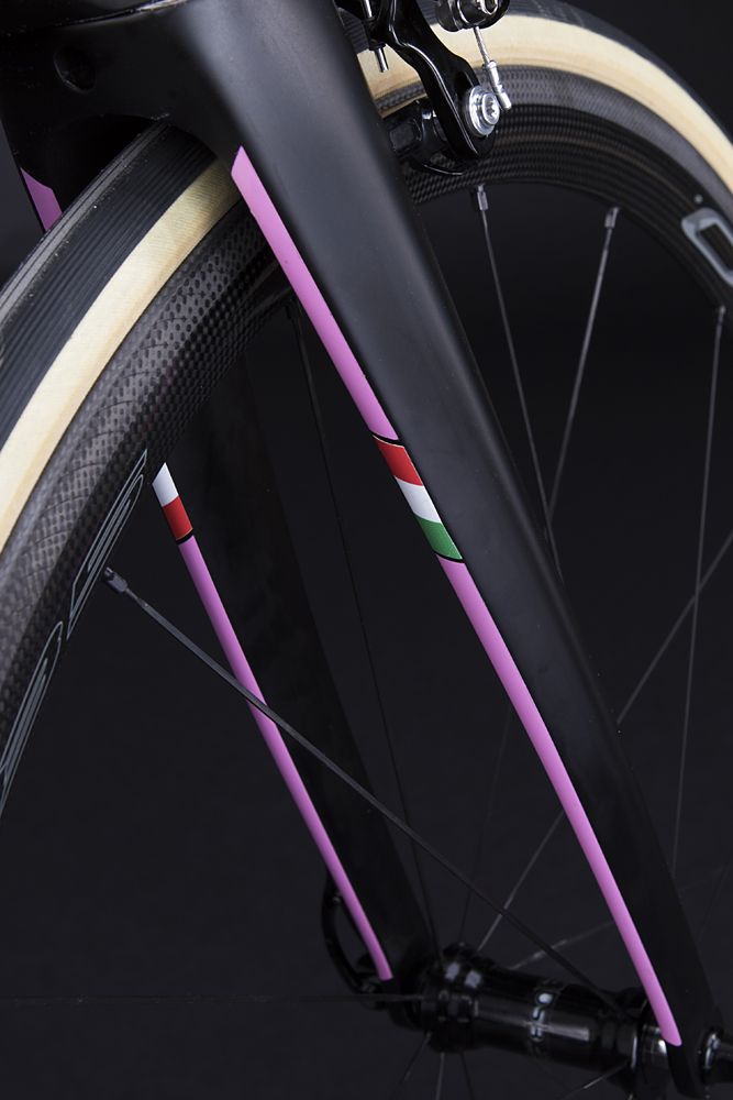 Subtle pink racing stripes and the Italian tricolore