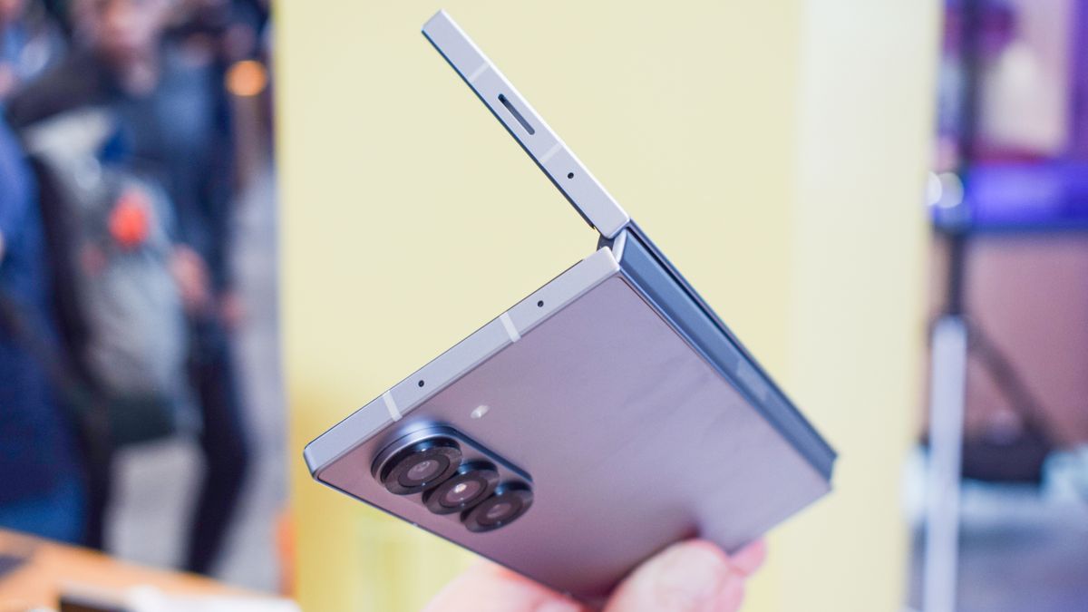 a photo of the Samsung Galaxy Z Fold 6