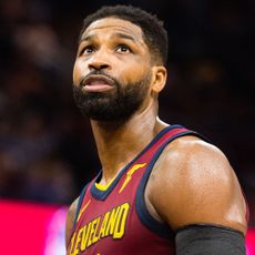 Basketball player, Sports, Player, Facial hair, Championship, Athlete, Muscle, Team sport, Beard, Tournament, 