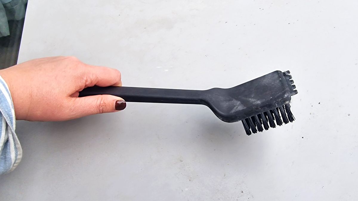 Ninja XSKBRUSHXL Woodfire Outdoor Grill Cleaning Brush