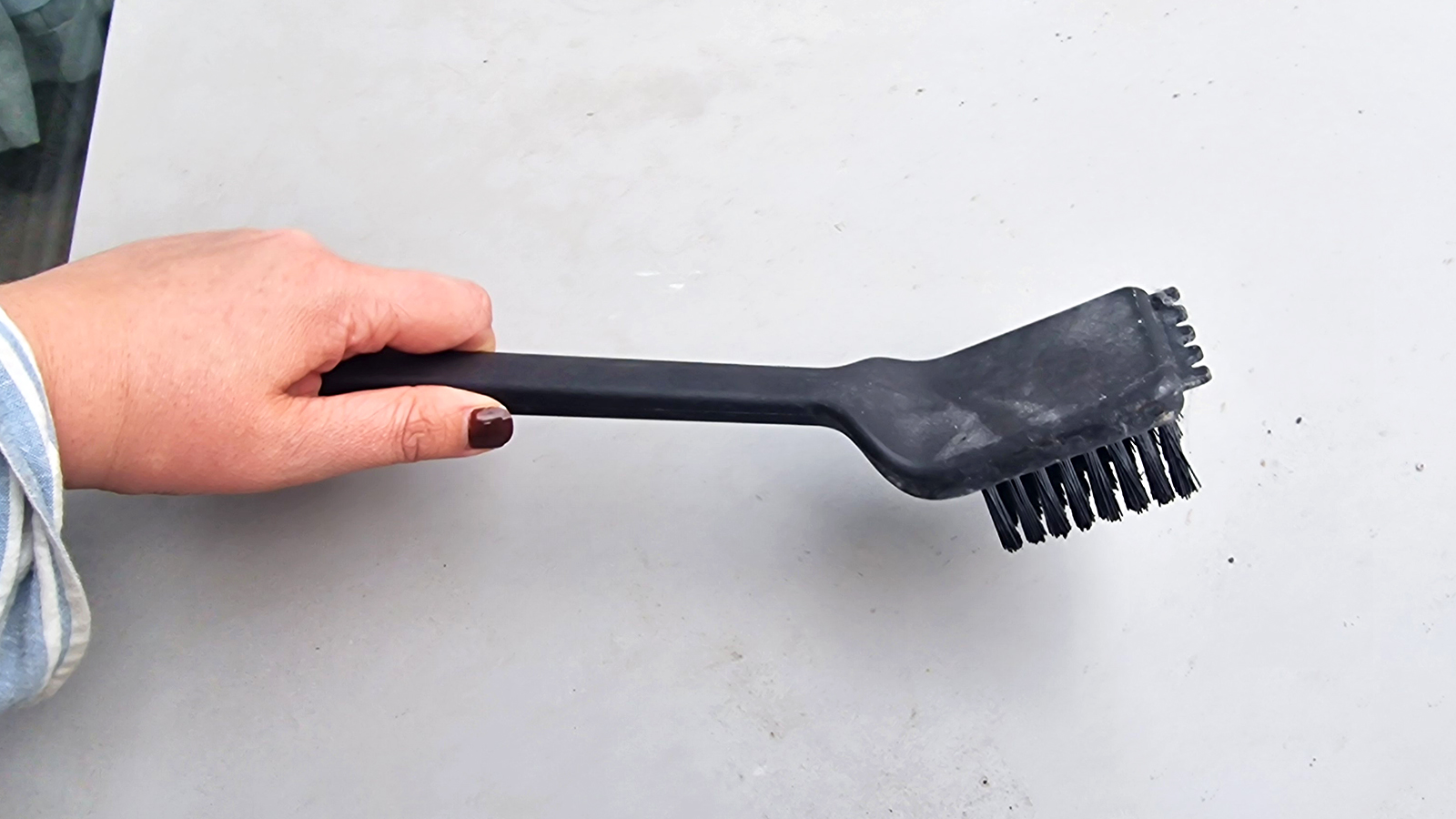 Ninja XSKBRUSHXL Woodfire Outdoor Grill Cleaning Brush