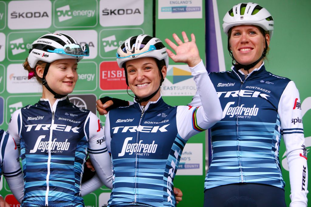 Lizzie Deignan waves to the crowd