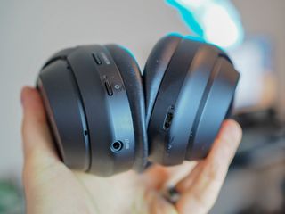 Google assistant button 2025 on sony headphones