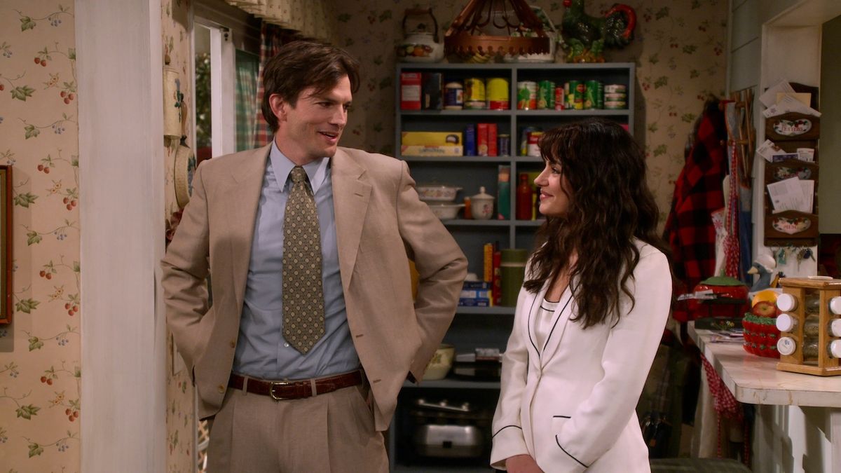 Ashton Kutcher and Mila Kunis on That &#039;90s Show