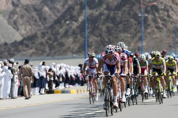 Katusha sets tempo in the peloton.