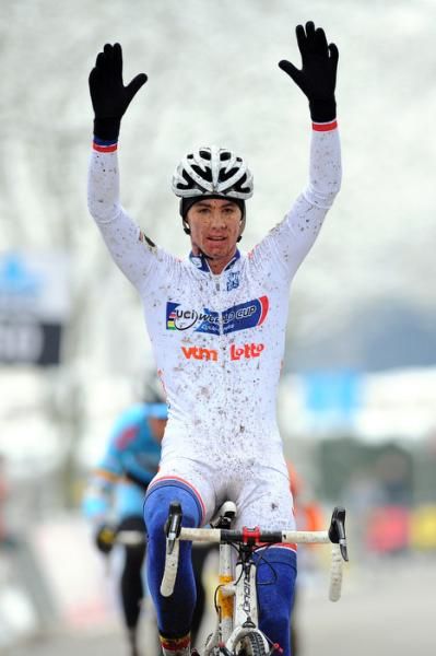 U23 World Cup leader Vincent Baestaens (Belgium) wins the second round on home soil in Kalmthout.