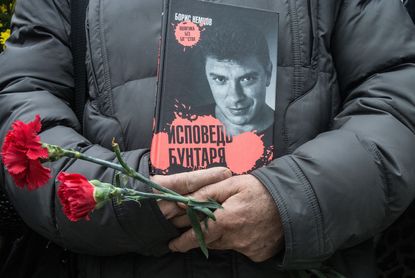 Russian opposition leader Boris Nemtsov's posthumous report says 220 Russian soldiers killed in Ukraine