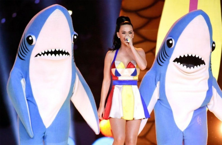 the-all-time-best-super-bowl-show-moments-8-1556678093-5wIZ-column-width-inline