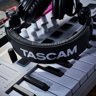 Tascam TH-11