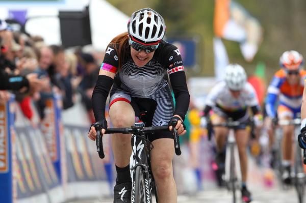 Rider of the day - Clara Hughes (Specialized - lululemon)