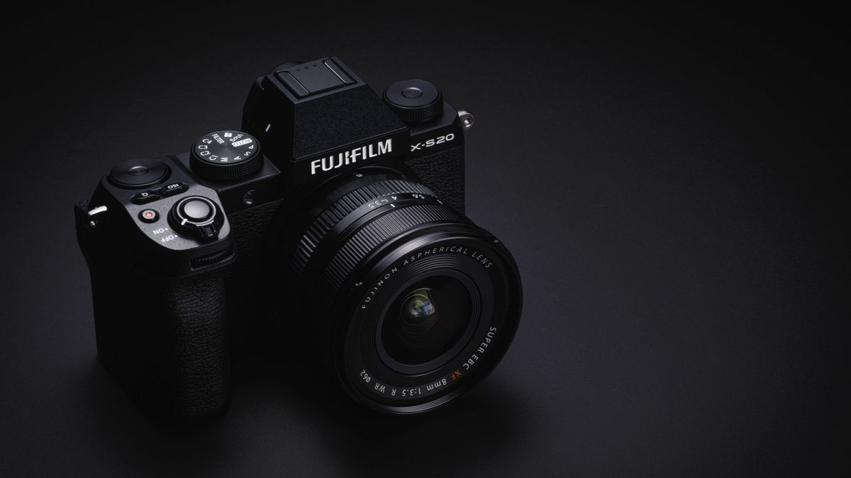 Fujifilm X-S20 