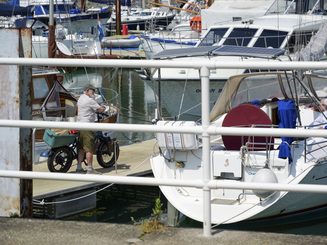 Panasonic Lumix GH7 sample images at a sunny UK coastal town