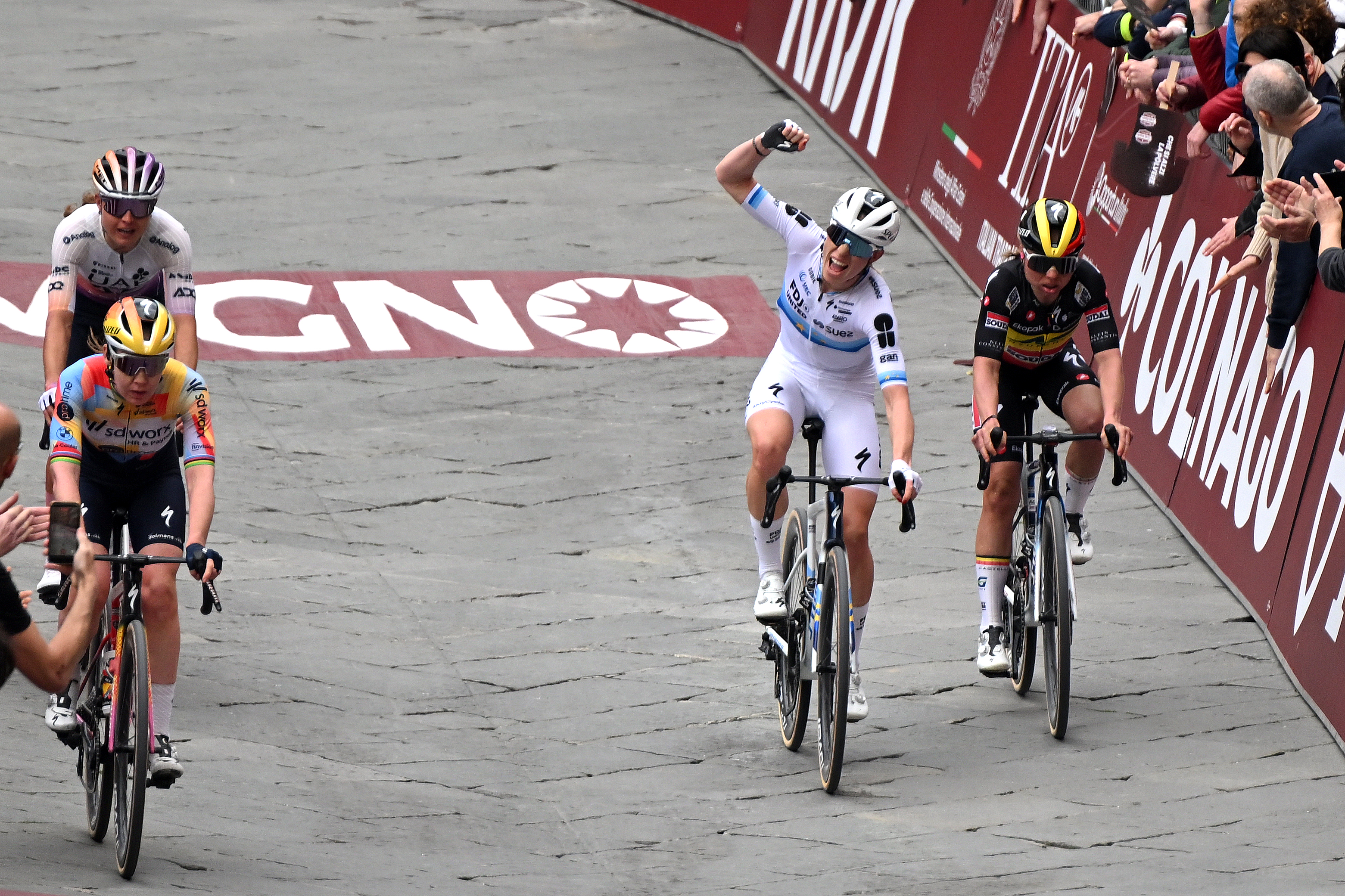 Demi Vollering at Strade Bianche 2026