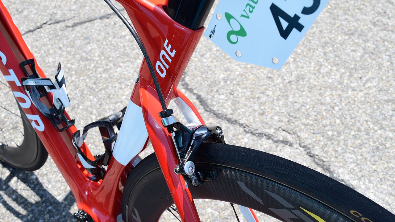 The Factor One uses direct mount Shimano Dura-Ace 9000 series brakes