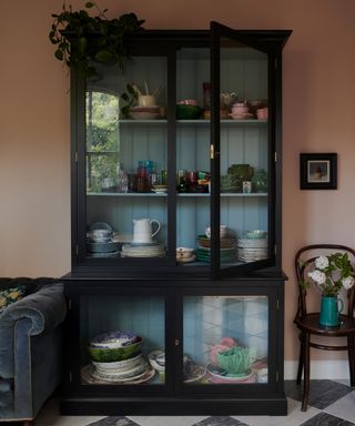 deVOL kitchen with cabinet