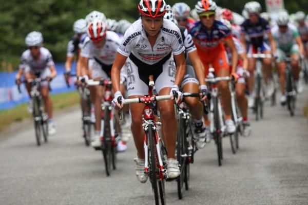 Winner of Thueringen Rundfahrt and third at Route de France, in-form Olga Zabelinskaya (Safi-Pasta Zara) stretches the bunch