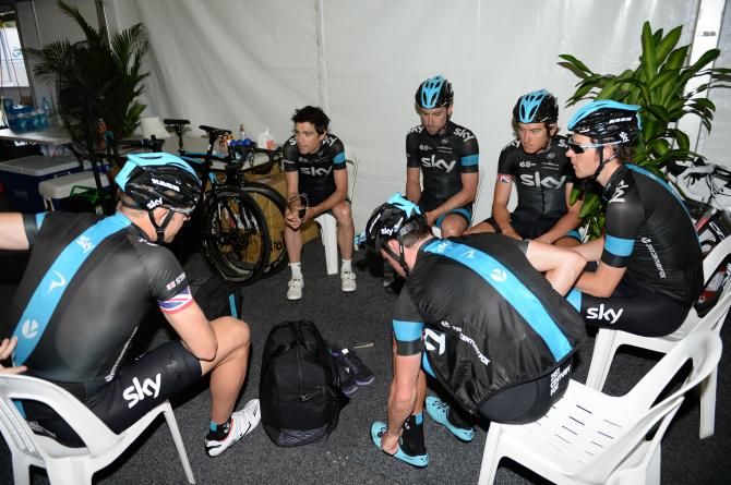 Team Sky have a pre-training catch up