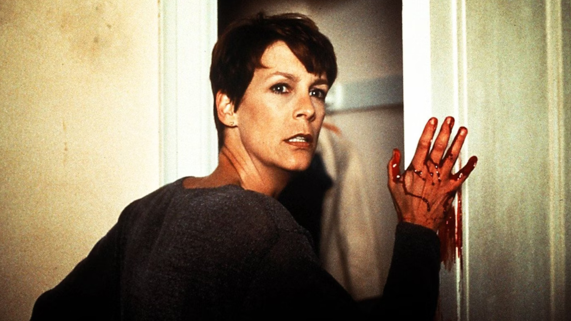 Jamie Lee Curtis as Laurie Strode in Halloween H20: 20 Years Later