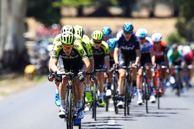 Mitchelton-Scott came to the front of the bunch towards the end of stage 4 of the 2019 Herald Sun Tour, but couldn't catch the day's break