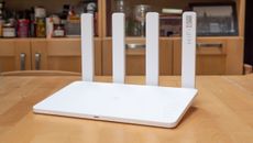 Honor Router 3 angled view