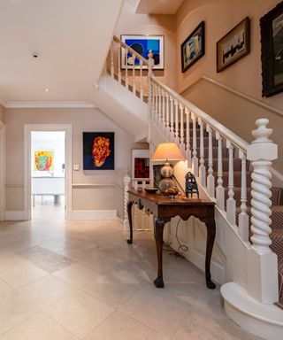 Princess Diana's family home entryway