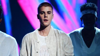 Justin Bieber Announces His New Hair with His New Justmojis