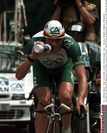 Chris Boardman riding for Cr&eacute;dit Agricole in the 1999 Tour