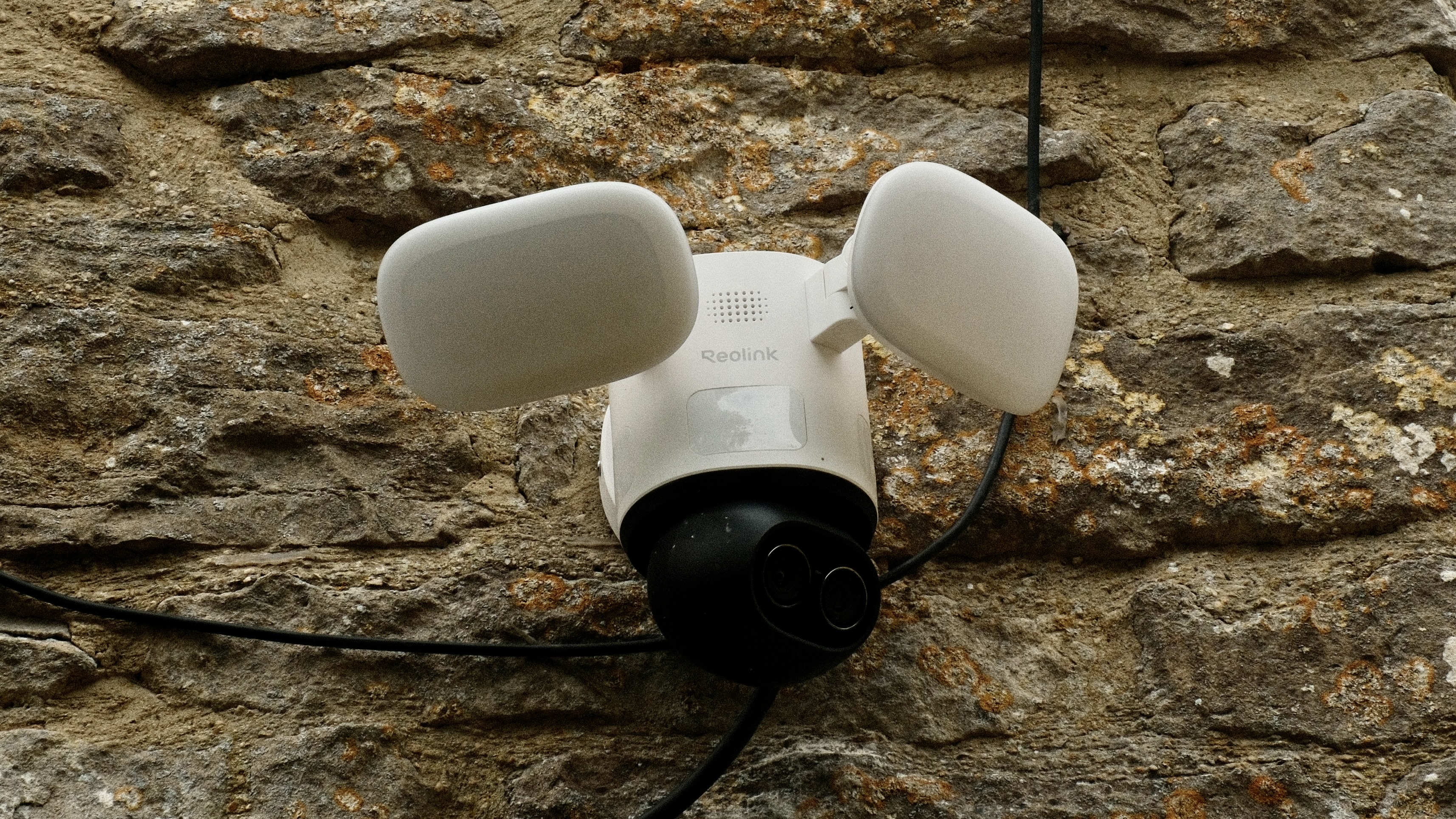 Reolink TrackFlex Floodlight WiFi Camera