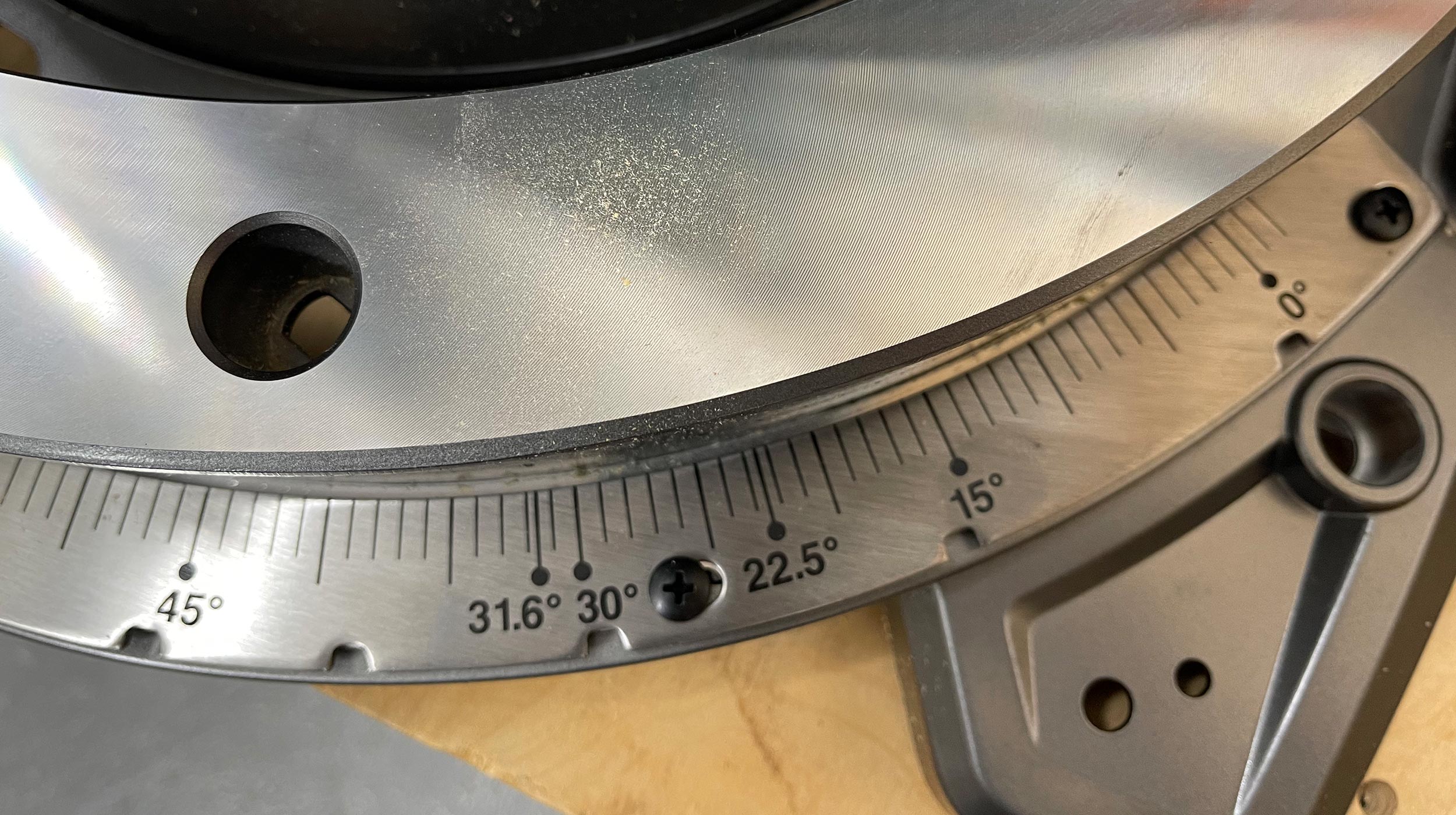 Makita brushless slide compound mitre saw angles