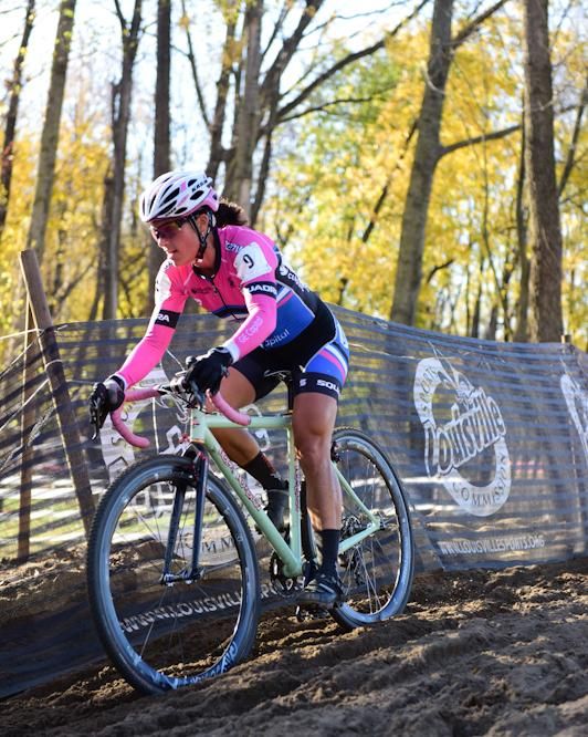 Courtenay McFadden (GE Capital) riding through the sand in fifth place