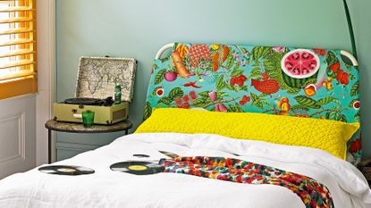 Fruit motif trend, bedhead in colorful bedroom