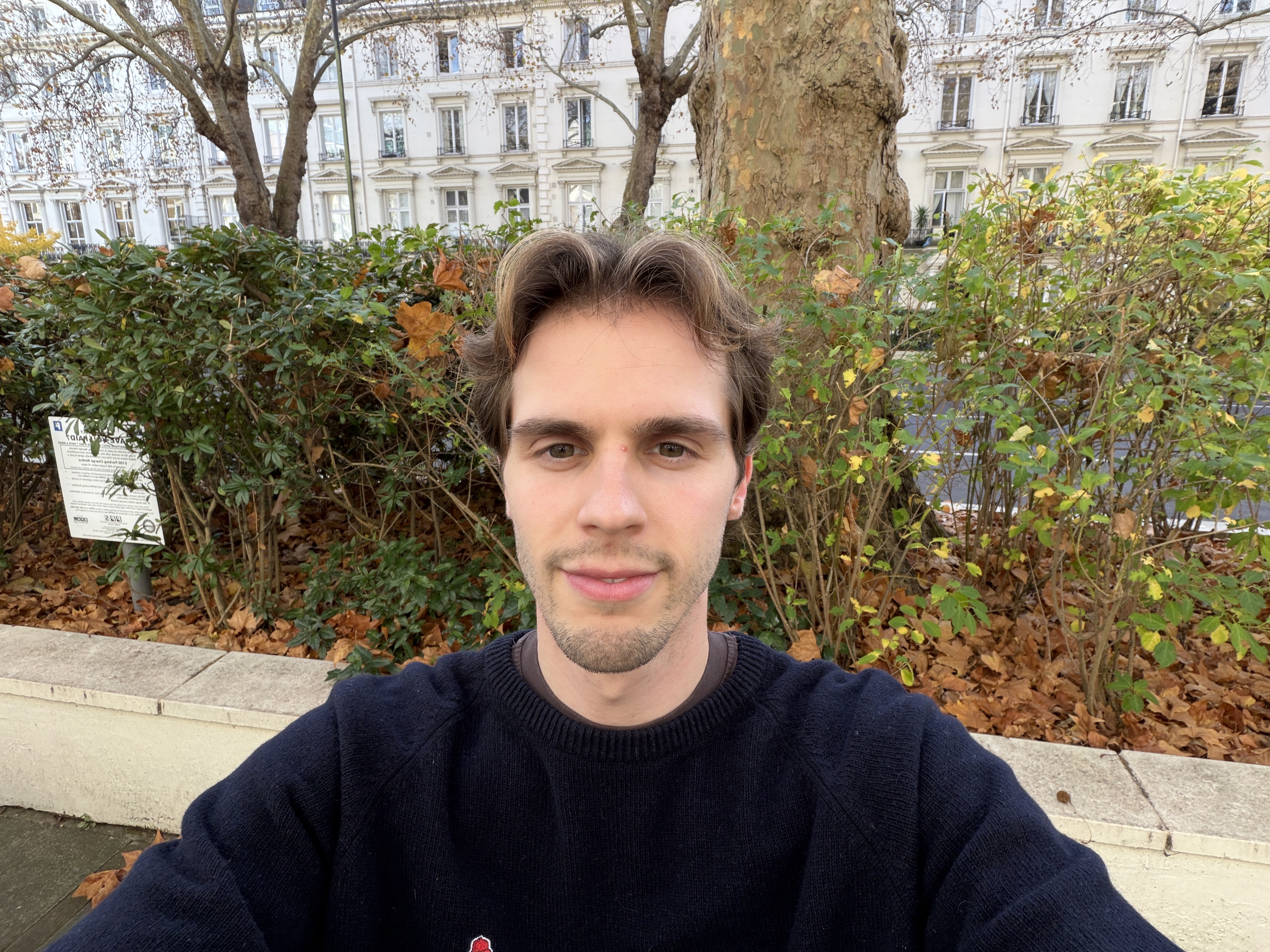 A selfie of Axel Metz, Phones Editor