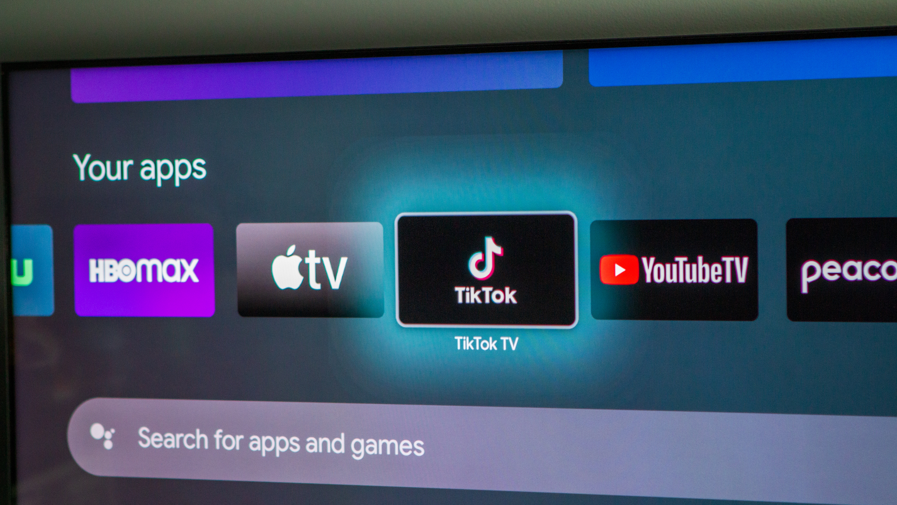 TikTok Google TV HD ile Chromecast'e önceden yüklenmiş
