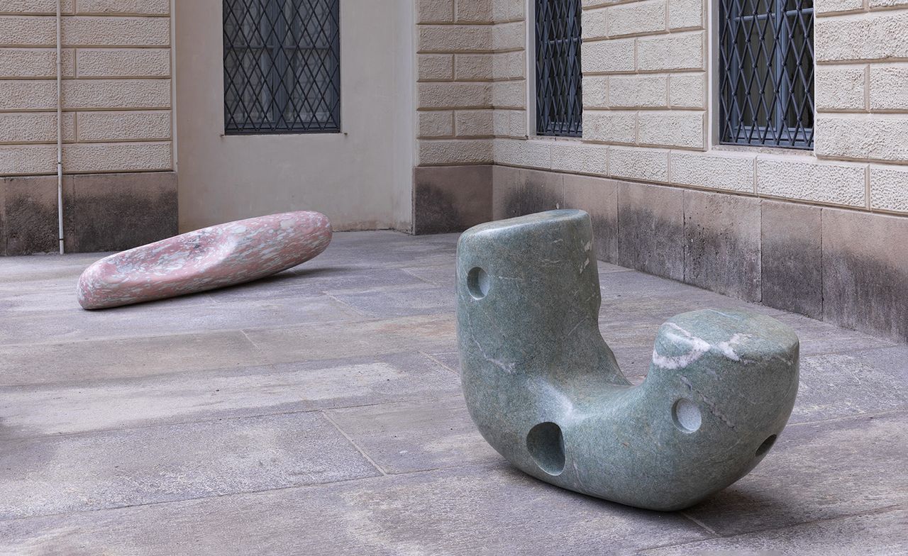 Nairy Baghramian. &#039;Misfits&#039;, installation view at GAM – Galleria d’Arte Moderna, Milan. 2021. Exhibition curated by Bruna Roccasalva, promoted by Fondazione Furla and GAM – Galleria d’Arte Moderna, Milan