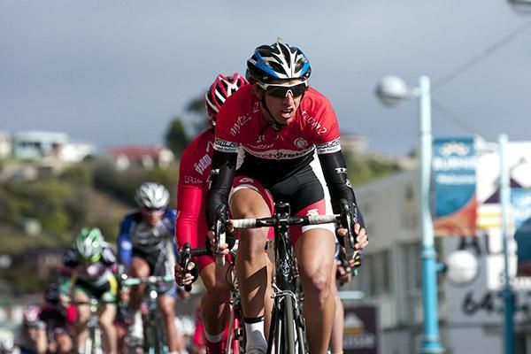 Brodie Talbot (Search2Retain/MyTeam2) drives the peloton along the streets of Burnie.