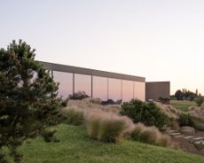 Hiaven house by McLaren Excell, a minimalist home in the biritsh countryside