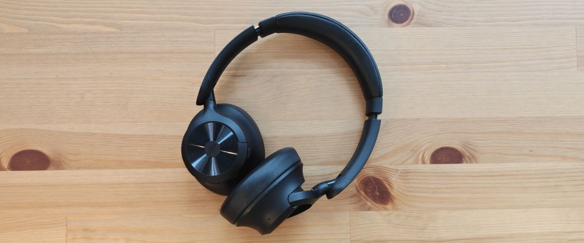 I've been using these super-cheap headphones for a month — I'm surprised to report they sound great