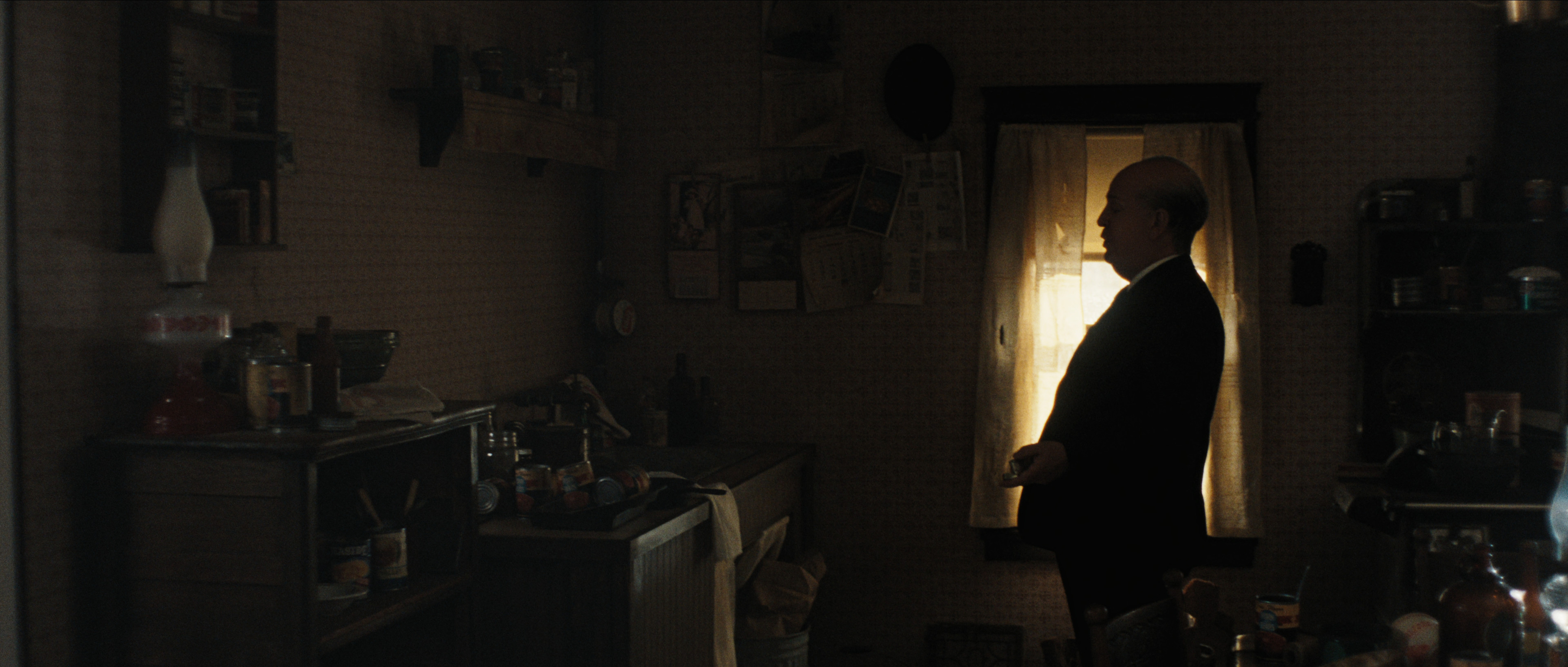 Monster: The Ed Gein Story. Tom Hollander as Alfred Hitchcock in episode 302 of Monster: The Ed Gein Story. Cr. Courtesy Of Netflix &amp;copy; 2025