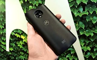 A prototype 5G Moto Mod attached to a Moto Z3. (Credit: Tom's Guide)