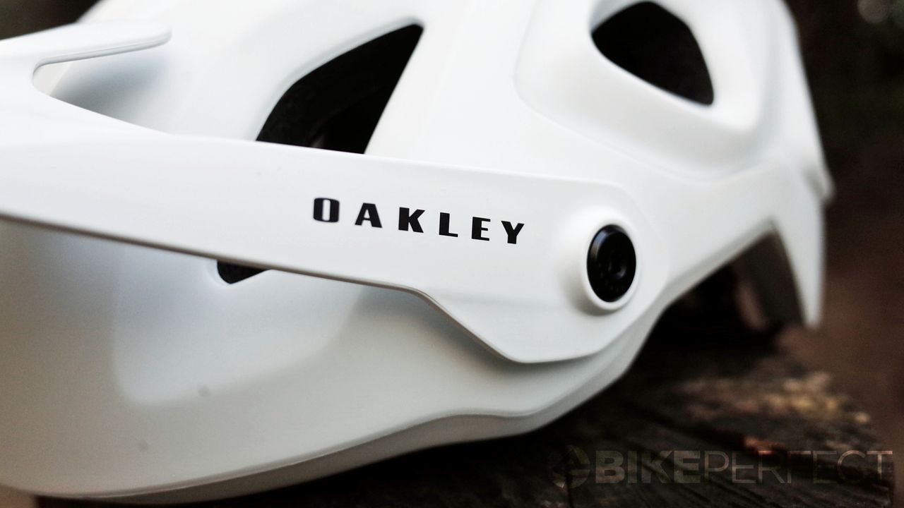 Oakley DRT5 helmet review