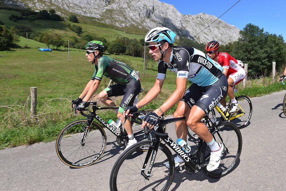 The breakaway in action during stage 15