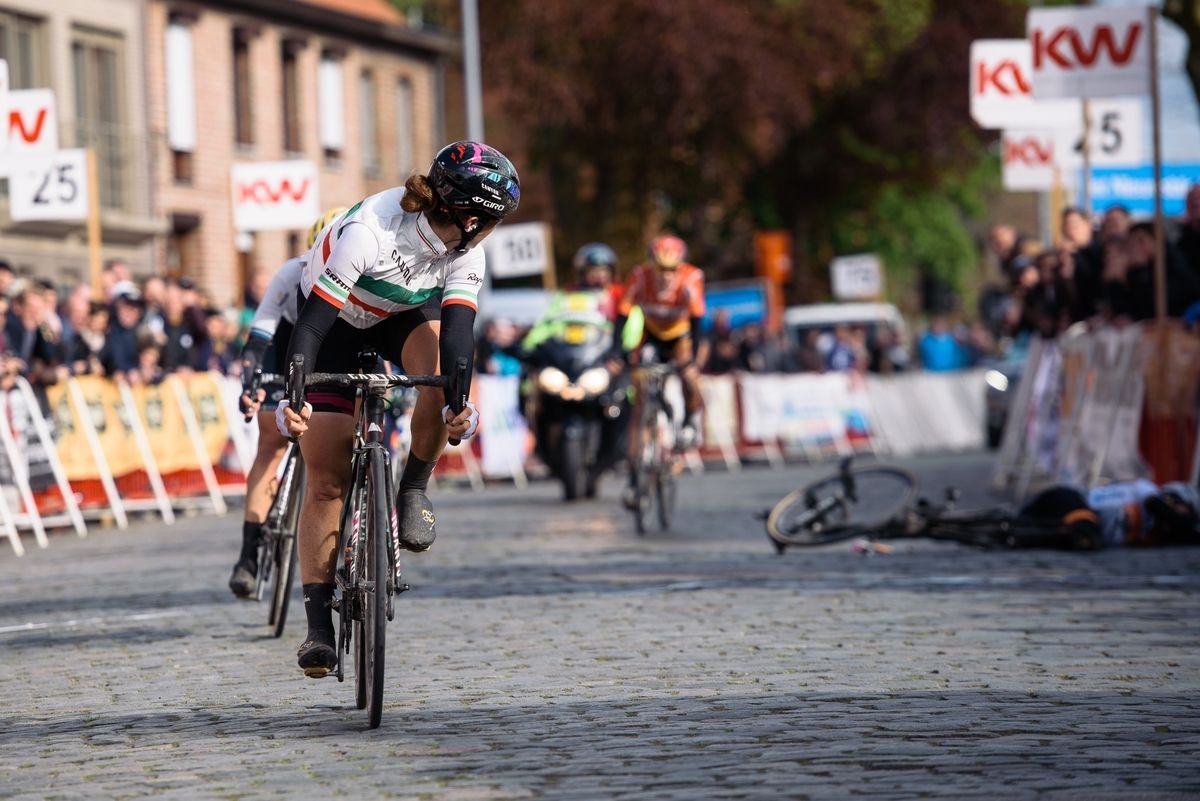 Elena Cecchini (Canyon-SRAM) looks back at the Vos crash