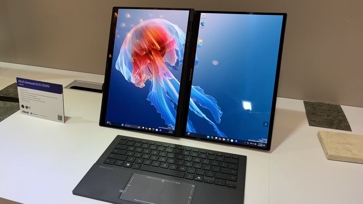 Asus Zenbook Duo (2025) hands on: the new king of on-the-go functionality