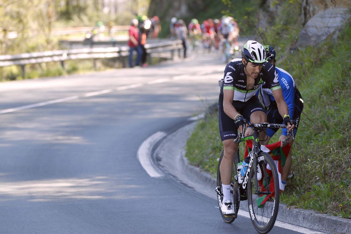 Omar Fraile (Dimension Data) attacks