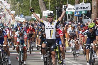 Stage 10 - Cavendish wins into Teramo