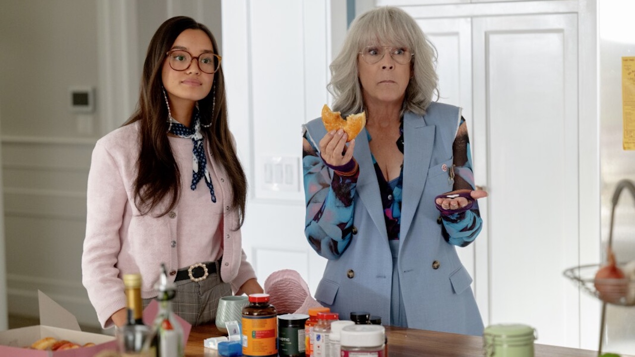 Sophia Hammons and Jamie Lee Curtis in swapped bodies standing in a kitchen in Freakier Friday 