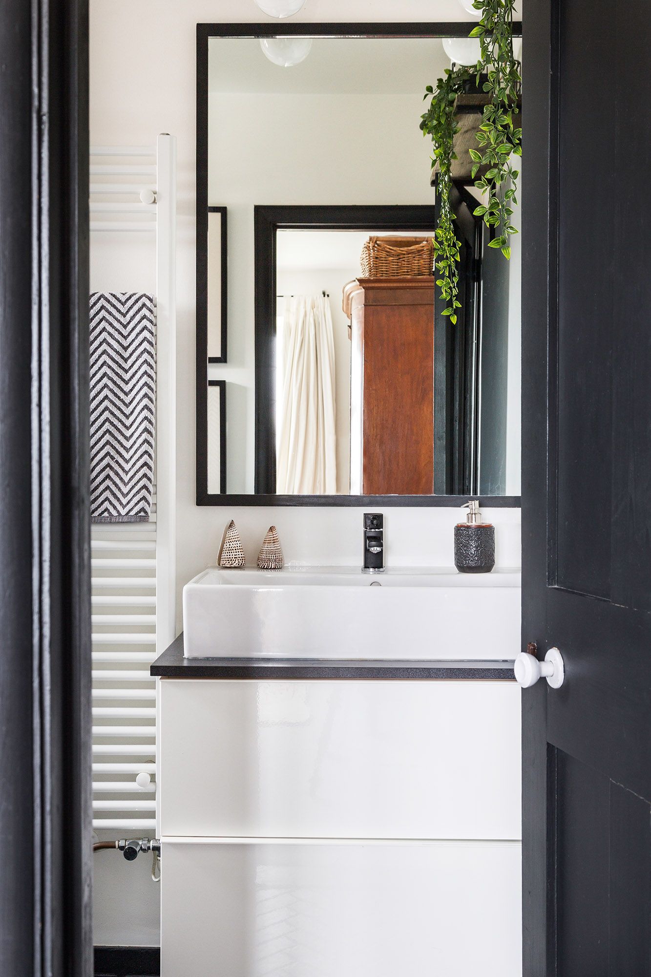 How to choose a bathroom sink | Real Homes