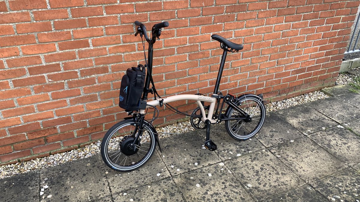 Brompton C Line Explore electric review: 12-speed innovation for the ...